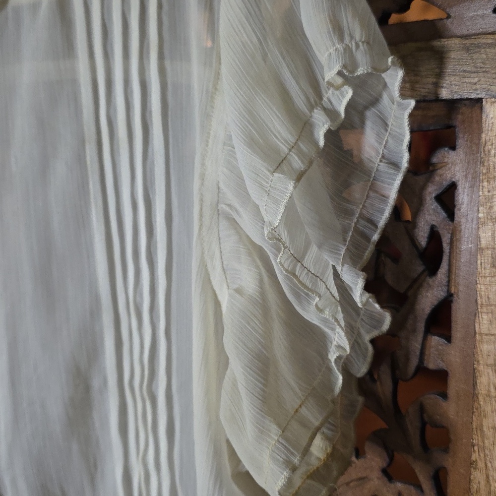 Crown Of Hearts Ivory Button-Up Blouse - Picture 3 of 5
